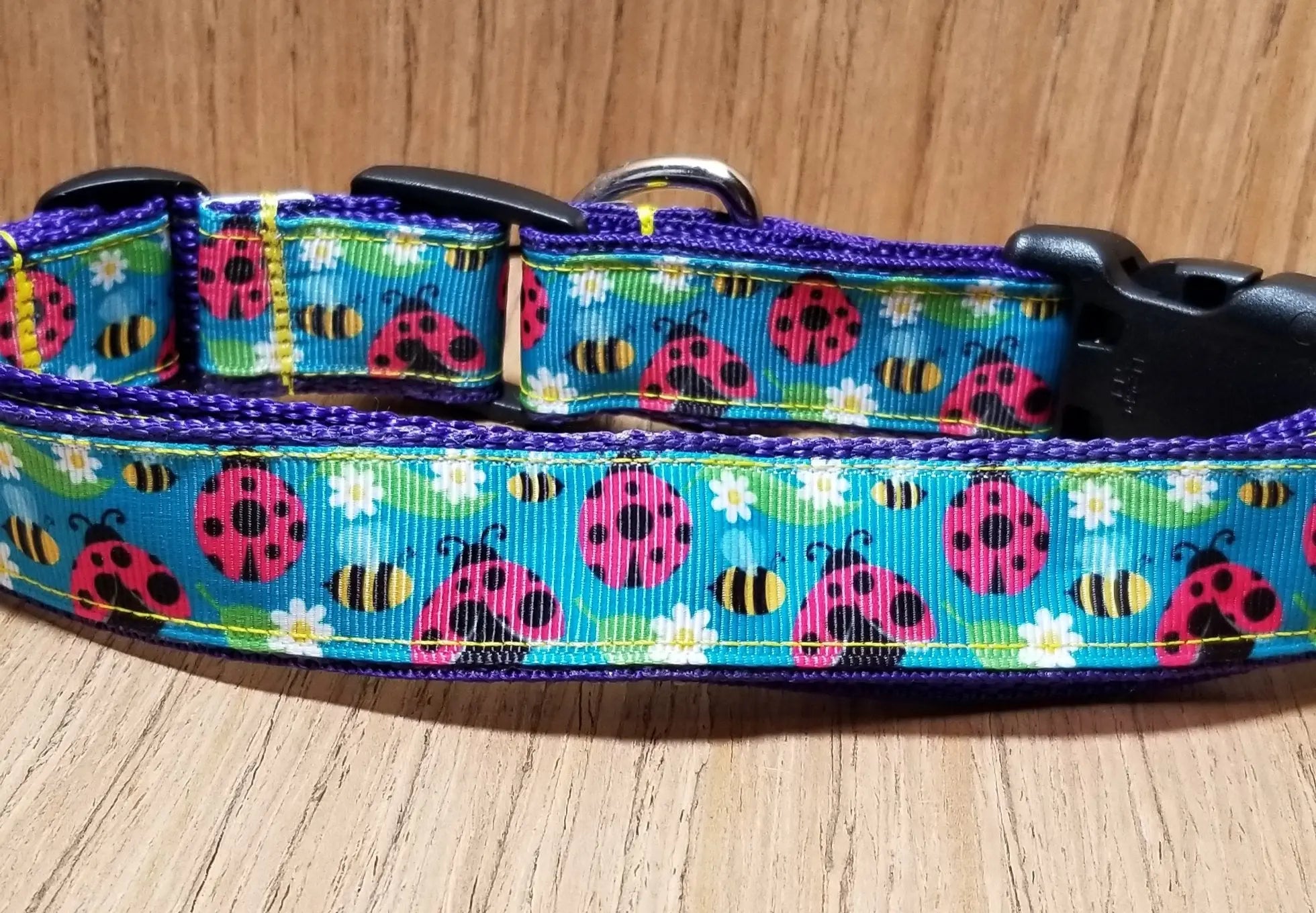 Leash/ Large/ Lady Bugs Green Thalassa