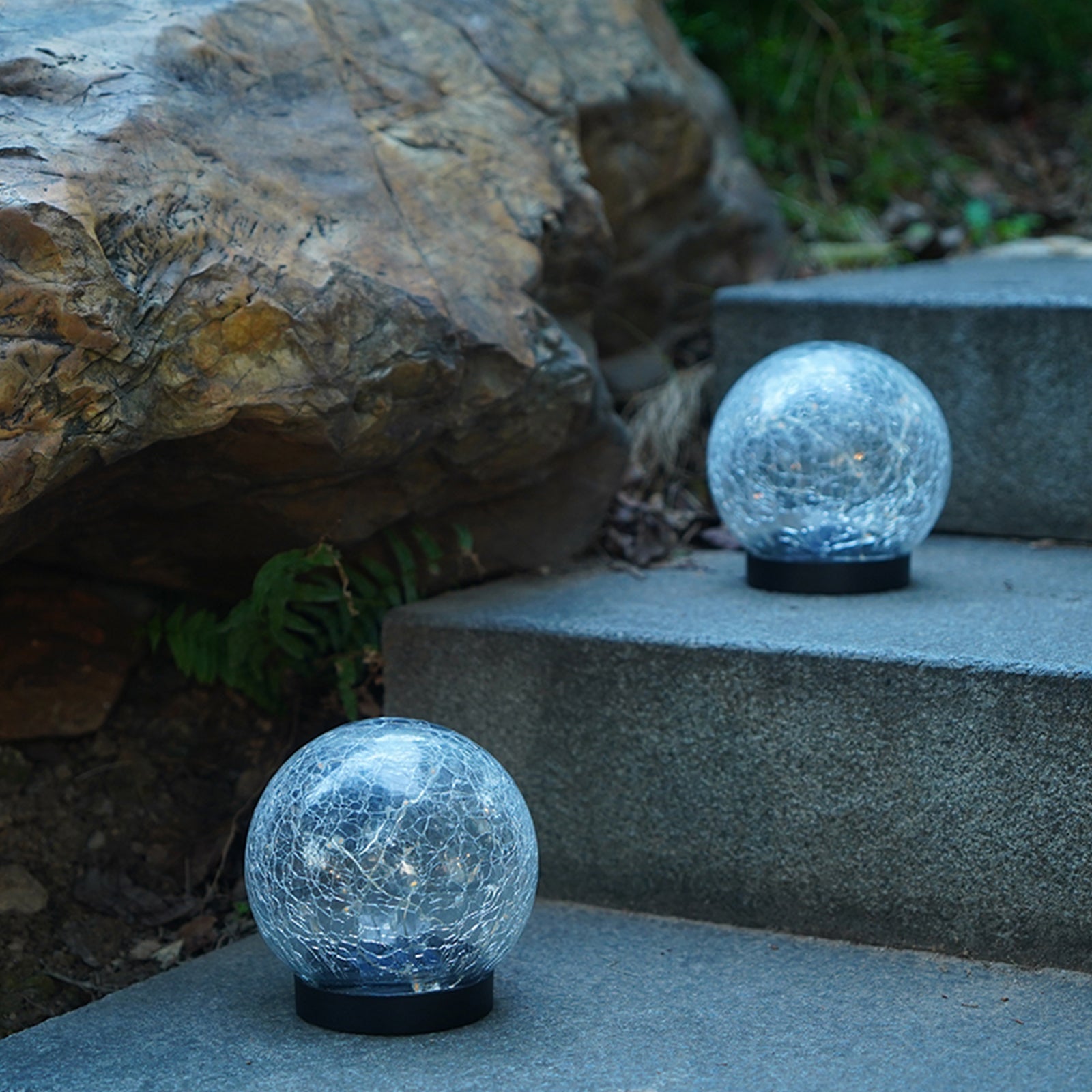 2Pcs Solar Lights Outdoor Garden Decor Cracked Glass Ball Warm Lights