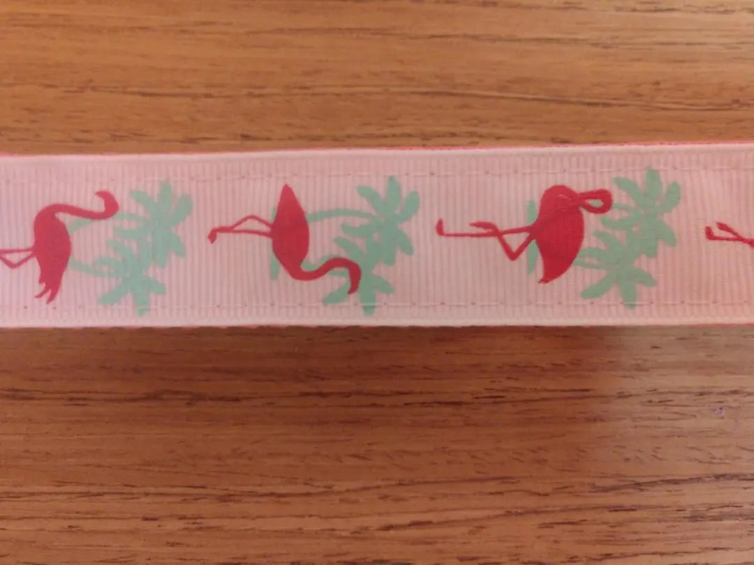 Leash/ Large/  White and Pink Flamingos Green Thalassa