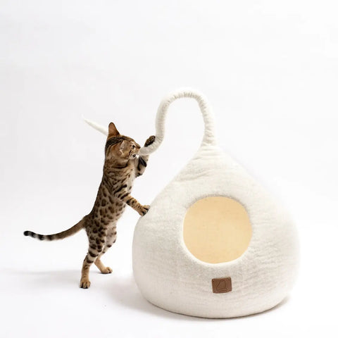 Deluxe Handcrafted Felt Cat Cave With Tail - Spacious & Stylish Beige Tethys