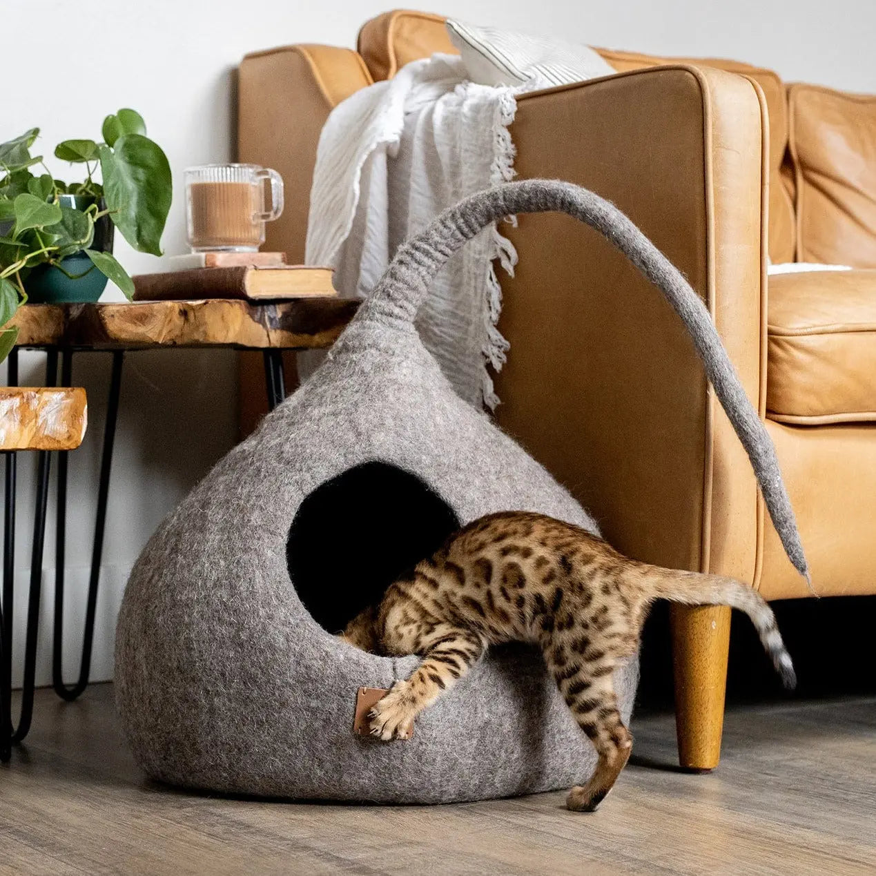 Deluxe Handcrafted Felt Cat Cave With Tail - Spacious & Stylish Beige Tethys