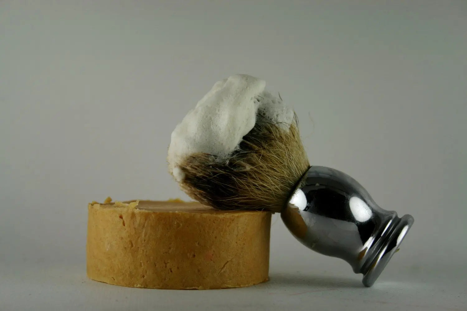 Sandalwood Artisan Shave Soap, Natural Shaving Maroon Oliver