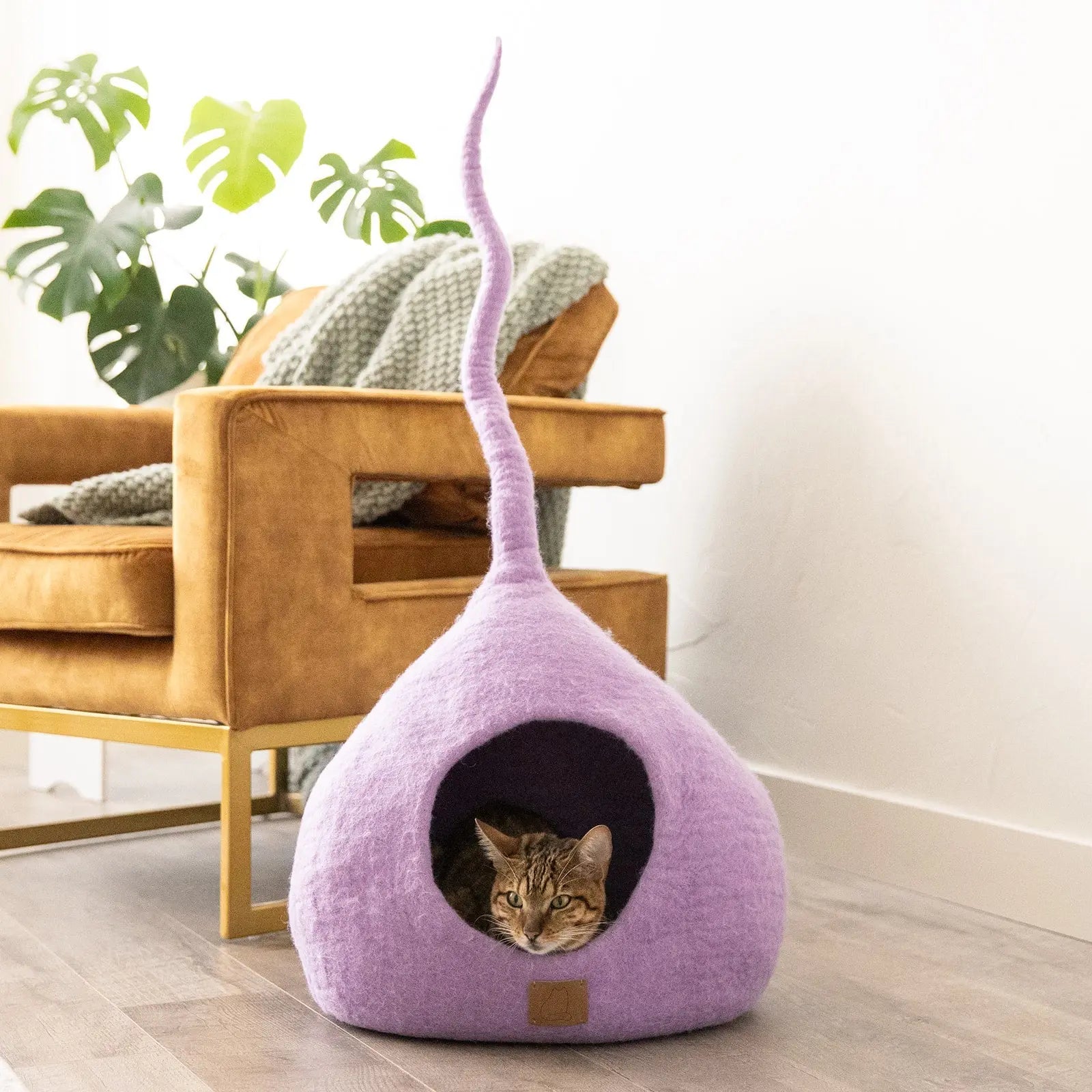 Deluxe Handcrafted Felt Cat Cave With Tail - Spacious & Stylish Beige Tethys