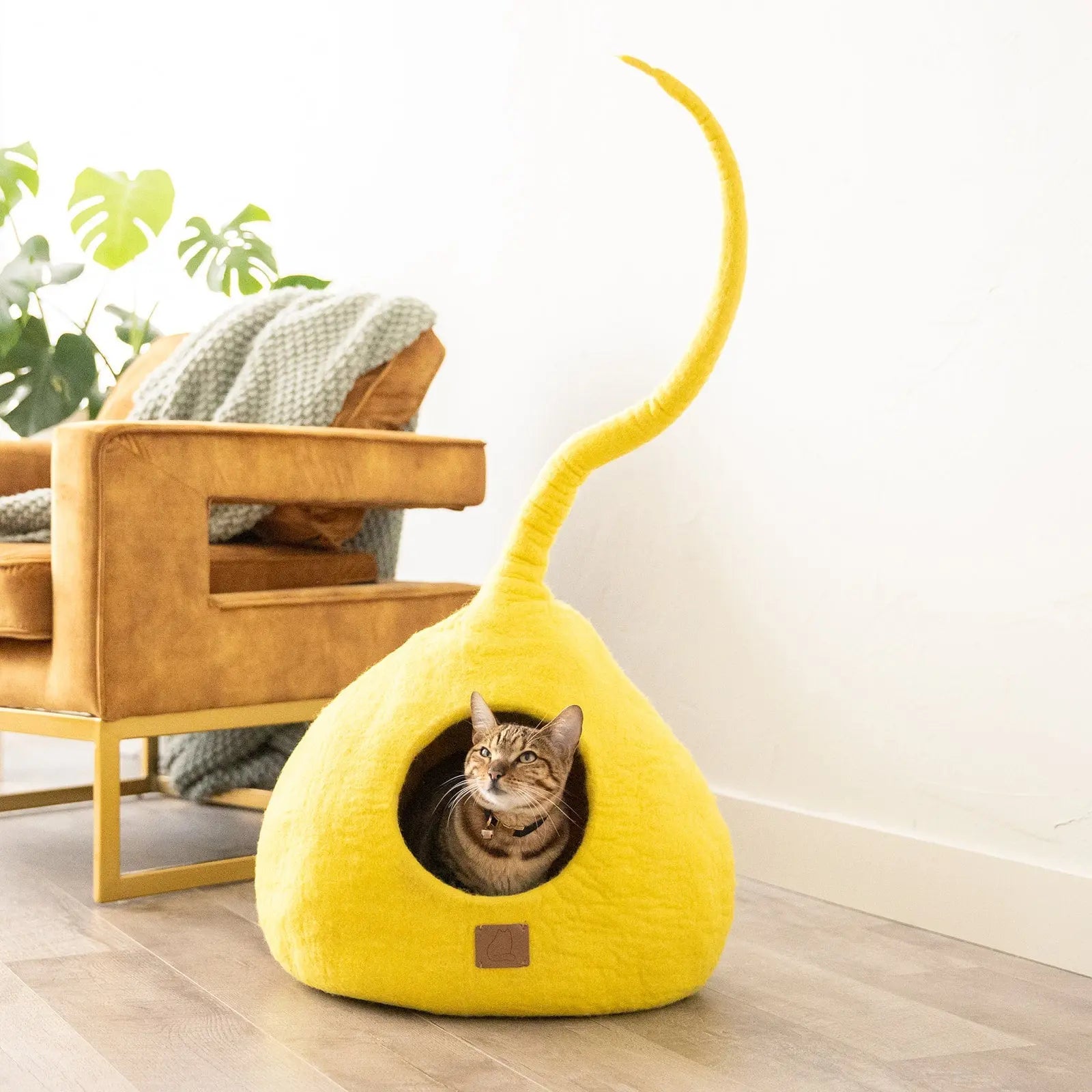 Deluxe Handcrafted Felt Cat Cave With Tail - Spacious & Stylish Beige Tethys