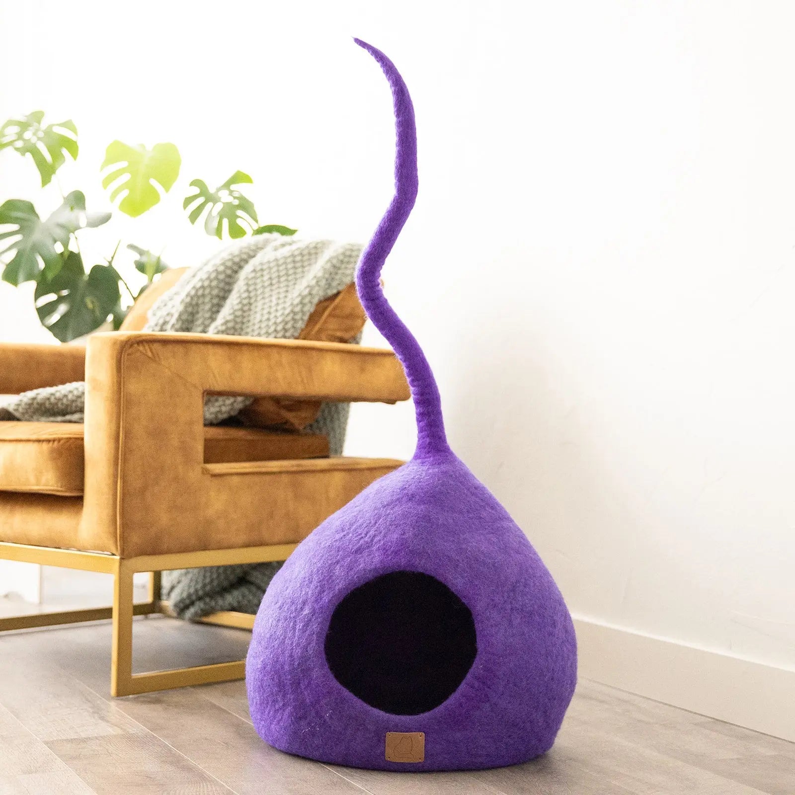 Deluxe Handcrafted Felt Cat Cave With Tail - Spacious & Stylish Beige Tethys