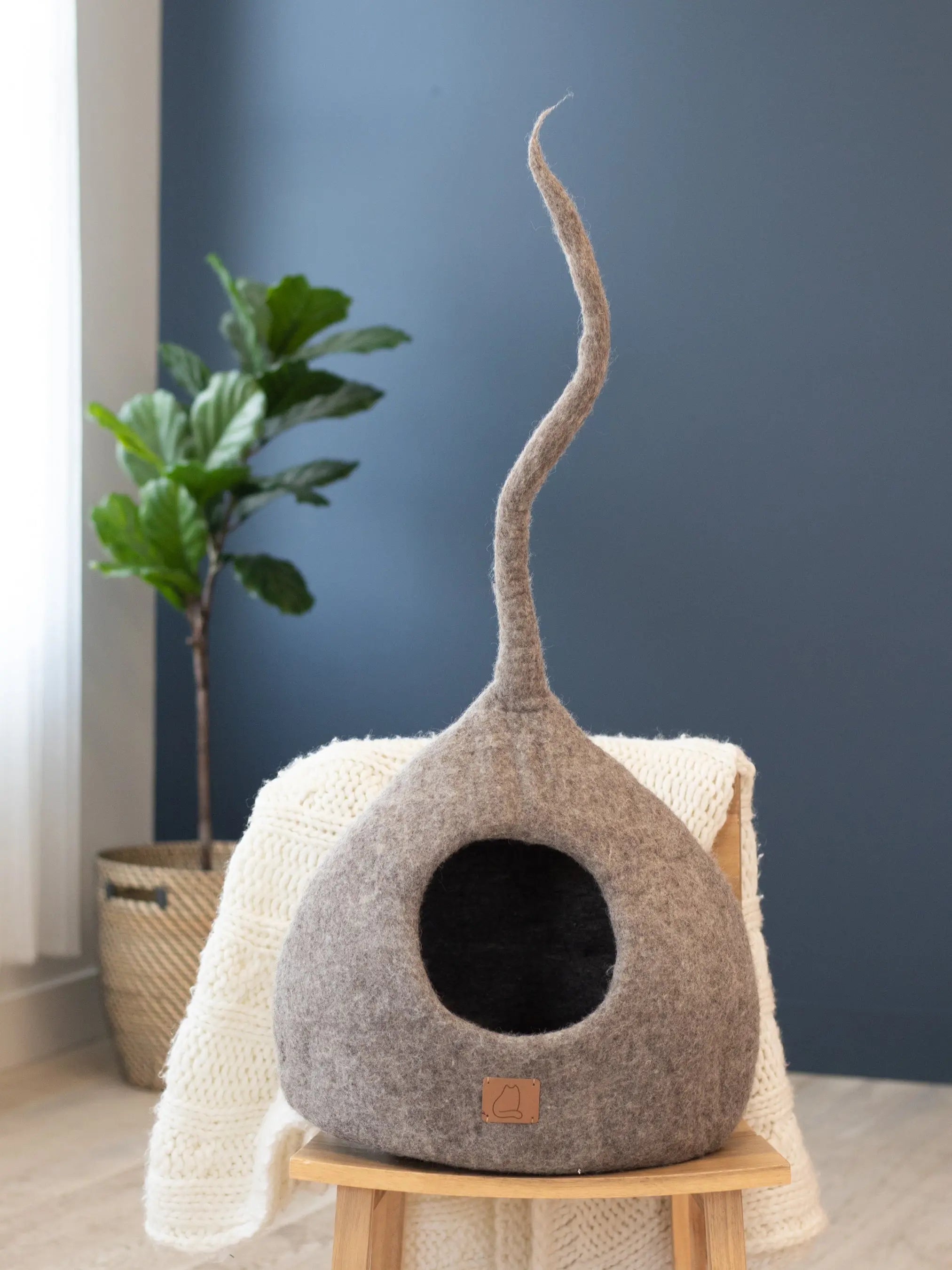 Deluxe Handcrafted Felt Cat Cave With Tail - Spacious & Stylish Beige Tethys