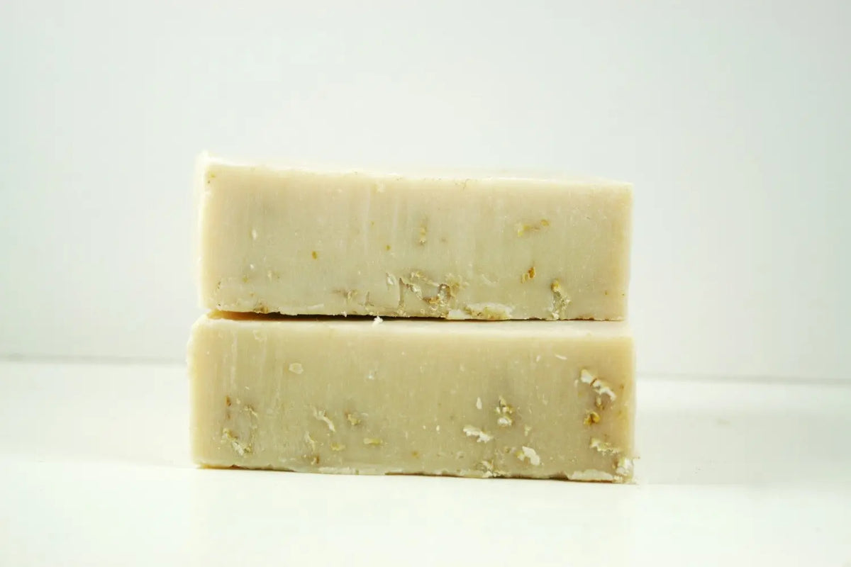 Oatmeal and Honey Facial Soap Maroon Oliver